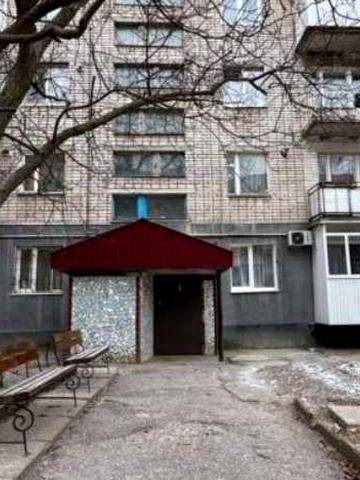Продається  двокімнатна квартира у м. Верхньодніпровськ,