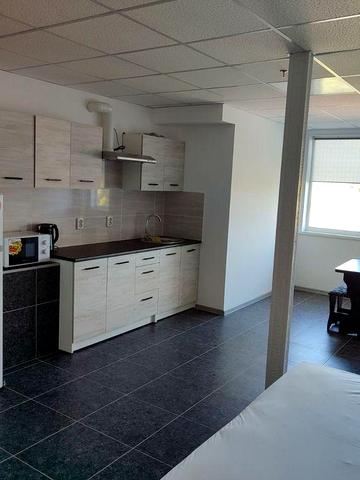 Здам однокімнатну квартиру на початку міста.