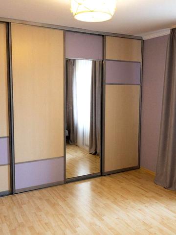 Поліська вул., 1