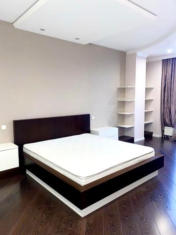 Добровольців вул. (Маршала Говорова), 18а