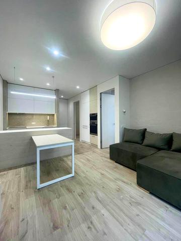 Набережна Перемоги вул., 128