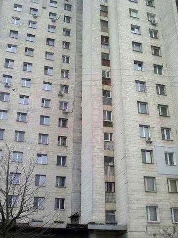 Продам 2 кімн. Квартиру вул. Азербайджанська 8а м.чернігівська