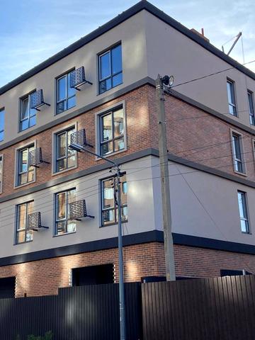 Поліська вул., 4