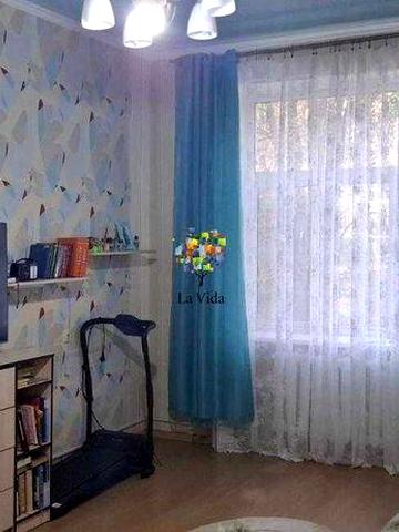 Сталинка Продаж 3к. квартири Автозаводська 27в