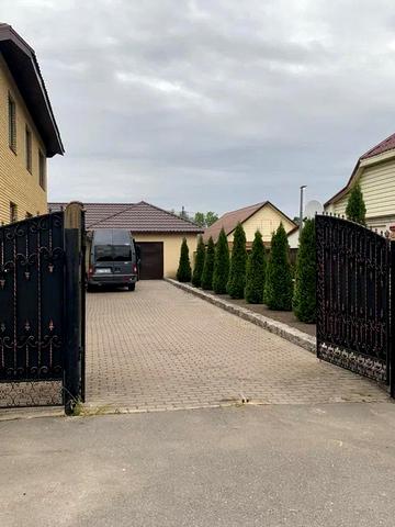 Героїв Крут вул., 15