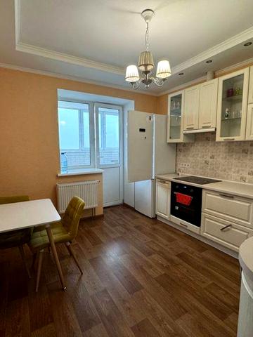 Центр, вул. Богдана Хмельницького, двокімнатна квартира 60м2