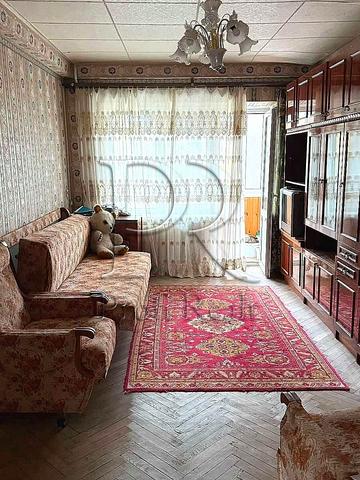 Академіка Доброхотова вул., 6