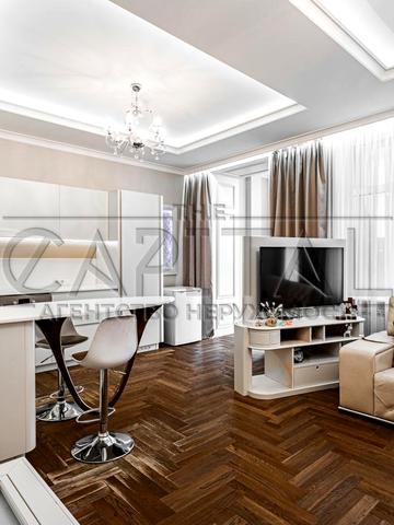 Інститутська вул., 24/7