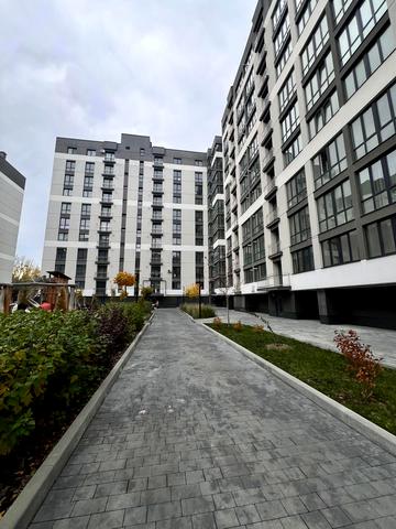 Виноградна вул., 15