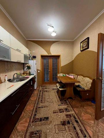 Продаж 1-кімнатної квартири на землі на вул. Соборній.