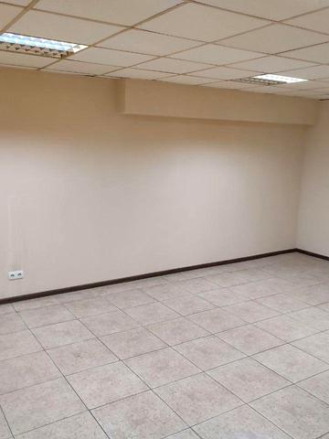 Вокзальна вул., 18