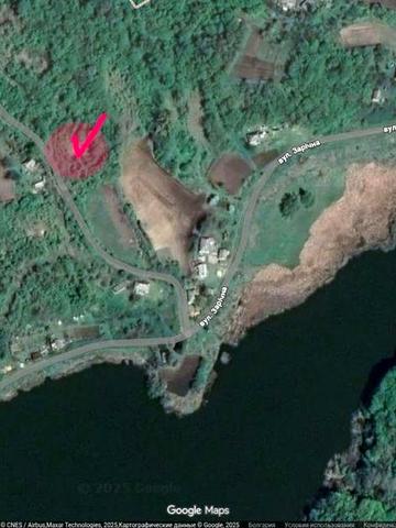 Будинок з ділянкою 20 соток біля озера