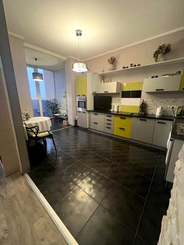 Гната Хоткевича вул. (Червоногвардійська), 12