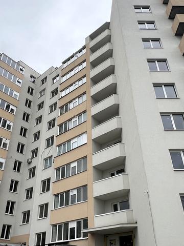 Довженка вул., 32