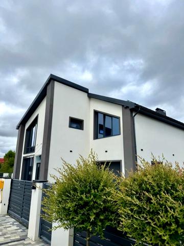 Аматорська вул., 12 г