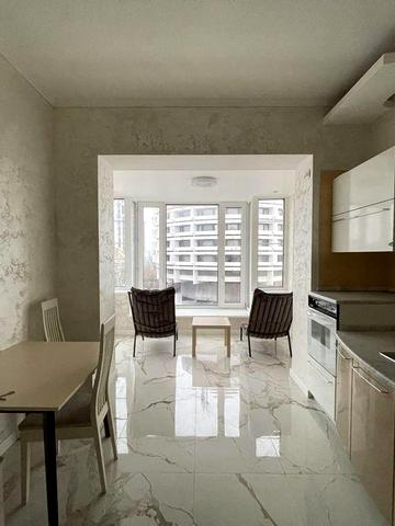 Центр, вулиця Івана Мазепи 14, простора 3-к, метро Арсенальна