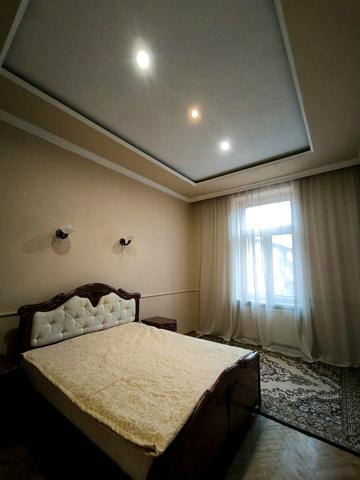 Миколи Леонтовича вул., 5