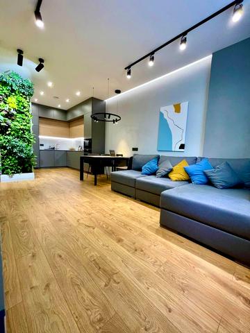 Кулишівська вул. (Сергія Лазо), 18