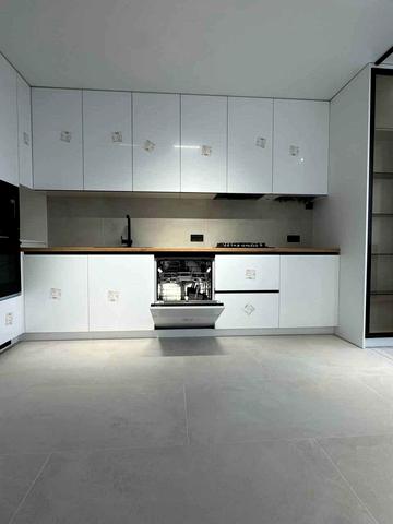 Карла Мікльоша вул., 19