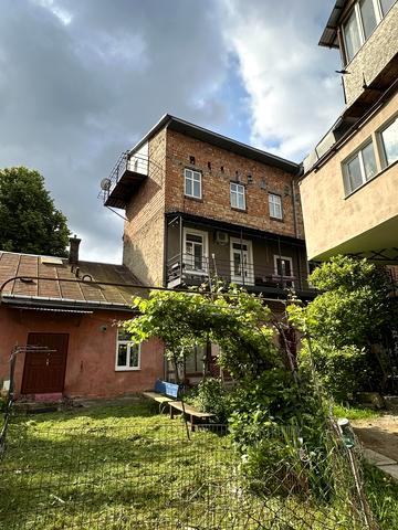 Конституційна вул. (28 Червня), 18