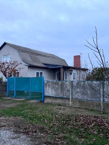 Молодіжна, 11