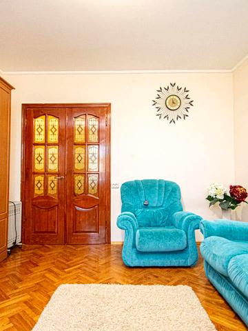 Київська вул., 11