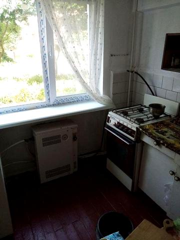 Центр Сквири, вул.М.Рильського, 2-кімнатна з косметичним ремонтом