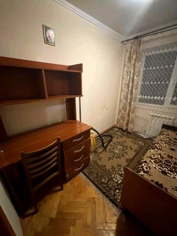 Героїв Крут вул., 2