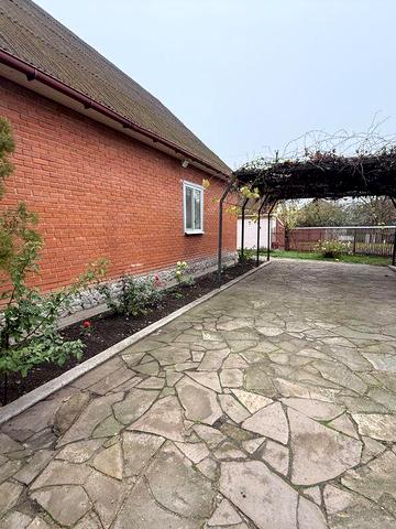 Продам добротный шикарный 2 этажный дом в Печенегах