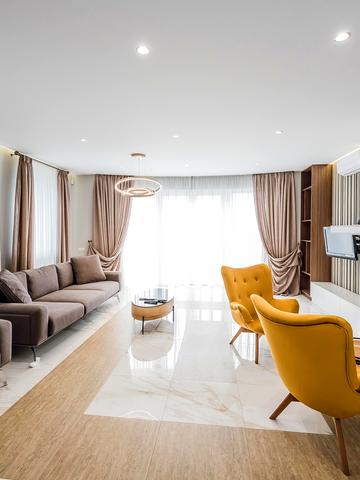 Грушевського, 11