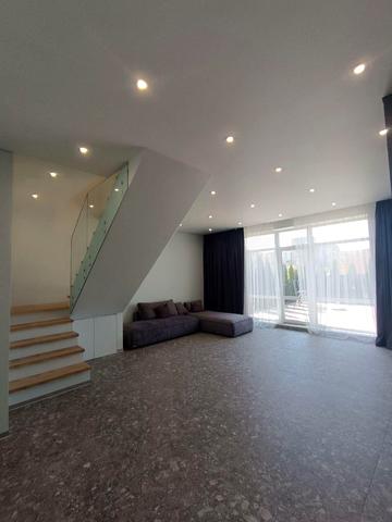 Прийми вул., 8