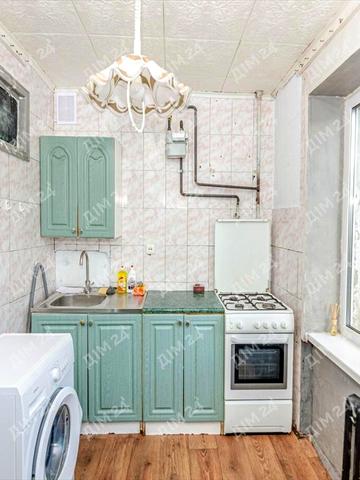 Героїв України вул., 1