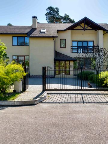 Садова вул., 3