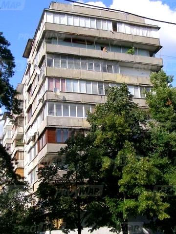 Продам квартиру трехкомнатную