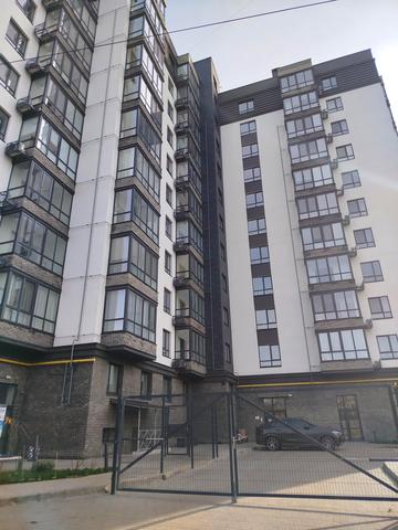 Домбровського вул., 75