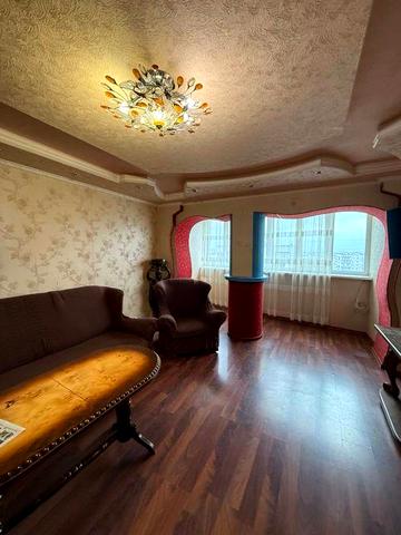 4 кімнатна квартира Незалежності 28