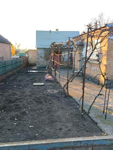 Добротний просторий будинок