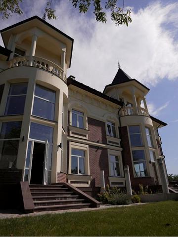 Миколи Миклухи-Маклая вул. (Дежнєва), 5