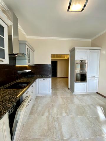 Вячеслава Чорновола вул., 25