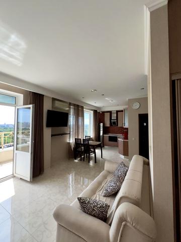 Пантелеймонівська вул., 112