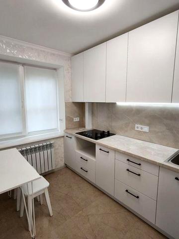 Продаж 2 к. квартири с. Софіївська Борщагівка, Шкільний, 4