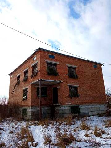Незавершене будівництво м. Городок,  2 пов. +цок. 600 м. кв.  21 сот.