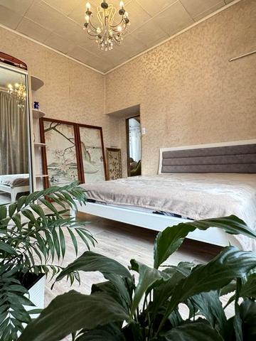 Богдана Хмельницького вул., 11