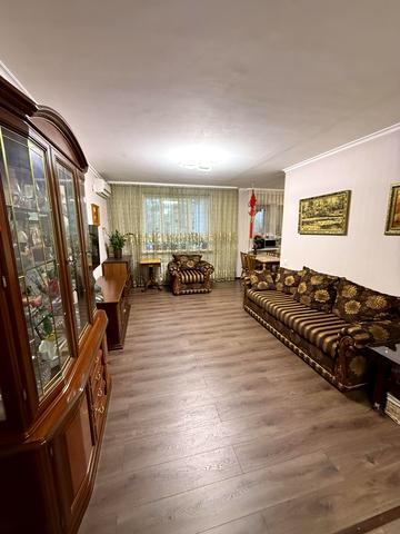 Володимира Івасюка просп. (Героїв Сталінграду), 14