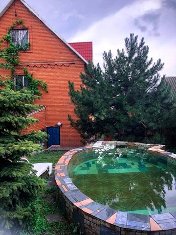 Всесвіту вул., 40