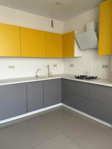 Практична вул., 1