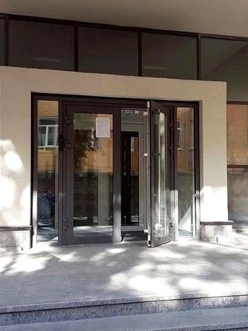 Квартира   66  м кв. / пр. Берестейський  55А  (метро "Берестейська") ЖК Берестейський