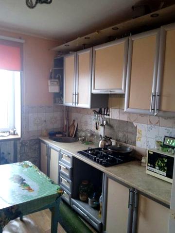 Продам 4к квартиру (район парку)