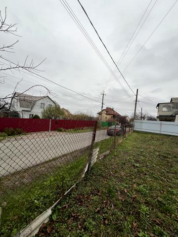 Набережна вул., 7