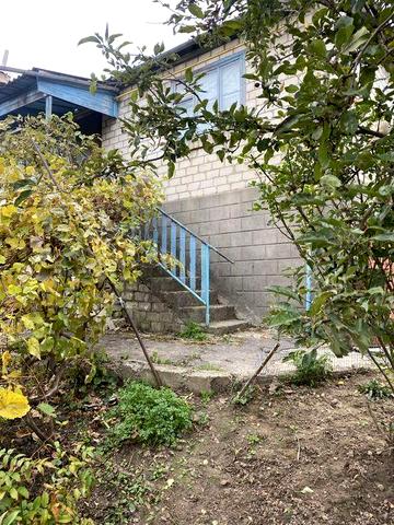 Продаю або міняю пів будинку на квартиру